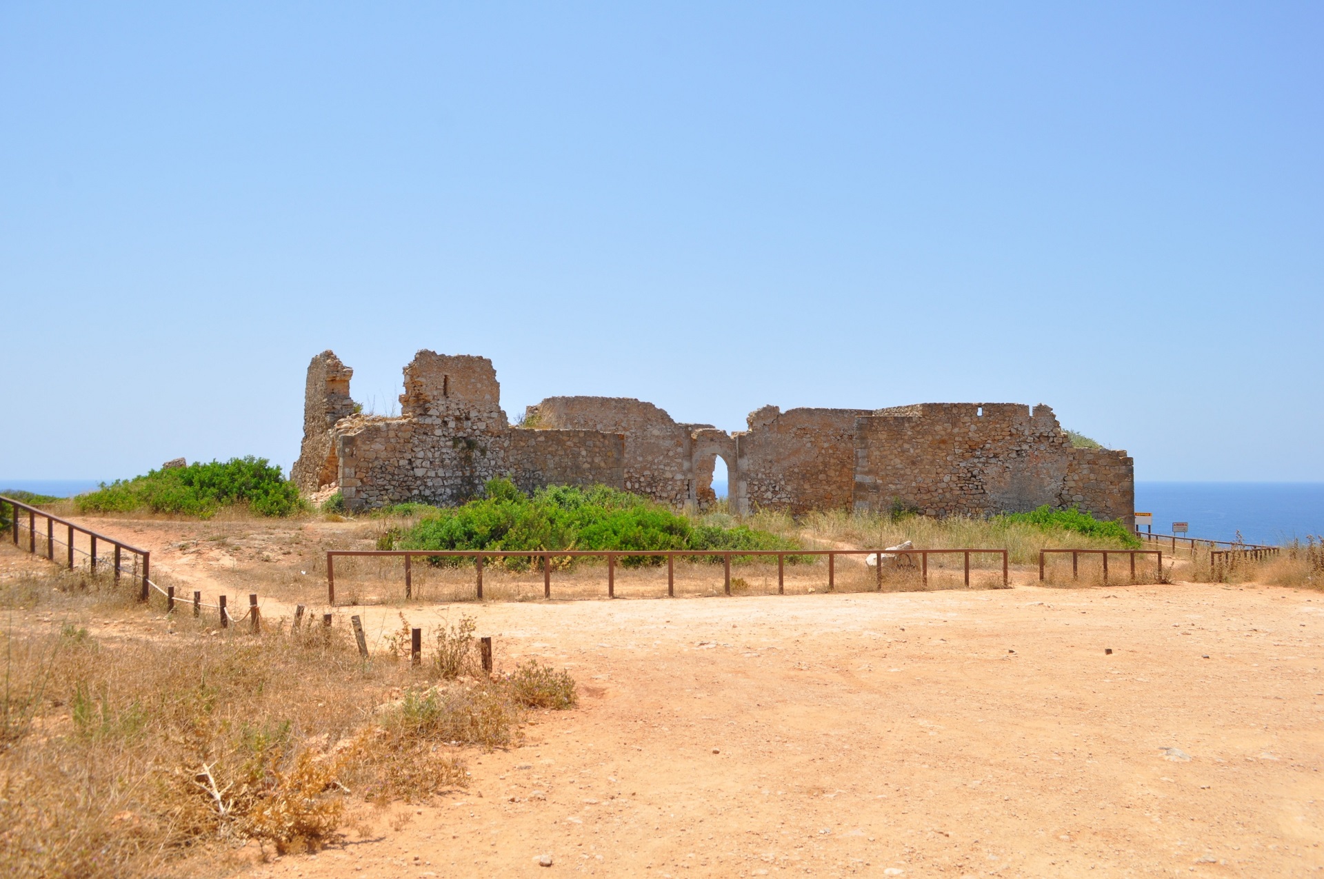 Ruïnes bij Salema